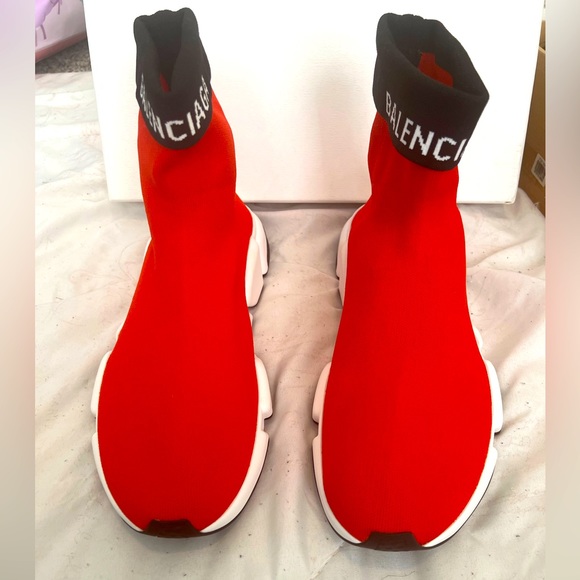BRAND: BALENCIAGA 
MAILLE RETOURNEE ROUGE NOIR BLANC 
SIZE: 43/ US 10
COLOR: RED - Picture 1 of 6
